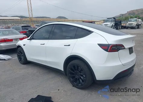 2023 Tesla Model Y Awd/Long Range Dual Motor All-Wheel Drive from USA, damaged, VIN 7SAYGAEE4PF752629